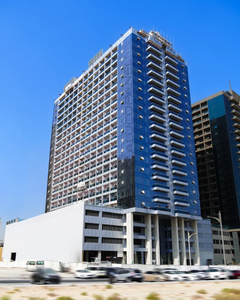 Modern high-rise building featuring Alucopanel® A2 fire-rated panels