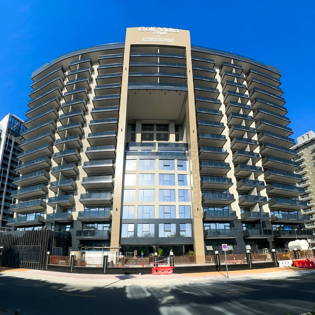 Modern UAE architecture finished with ALUCOPANEL A2 Charcoal Black